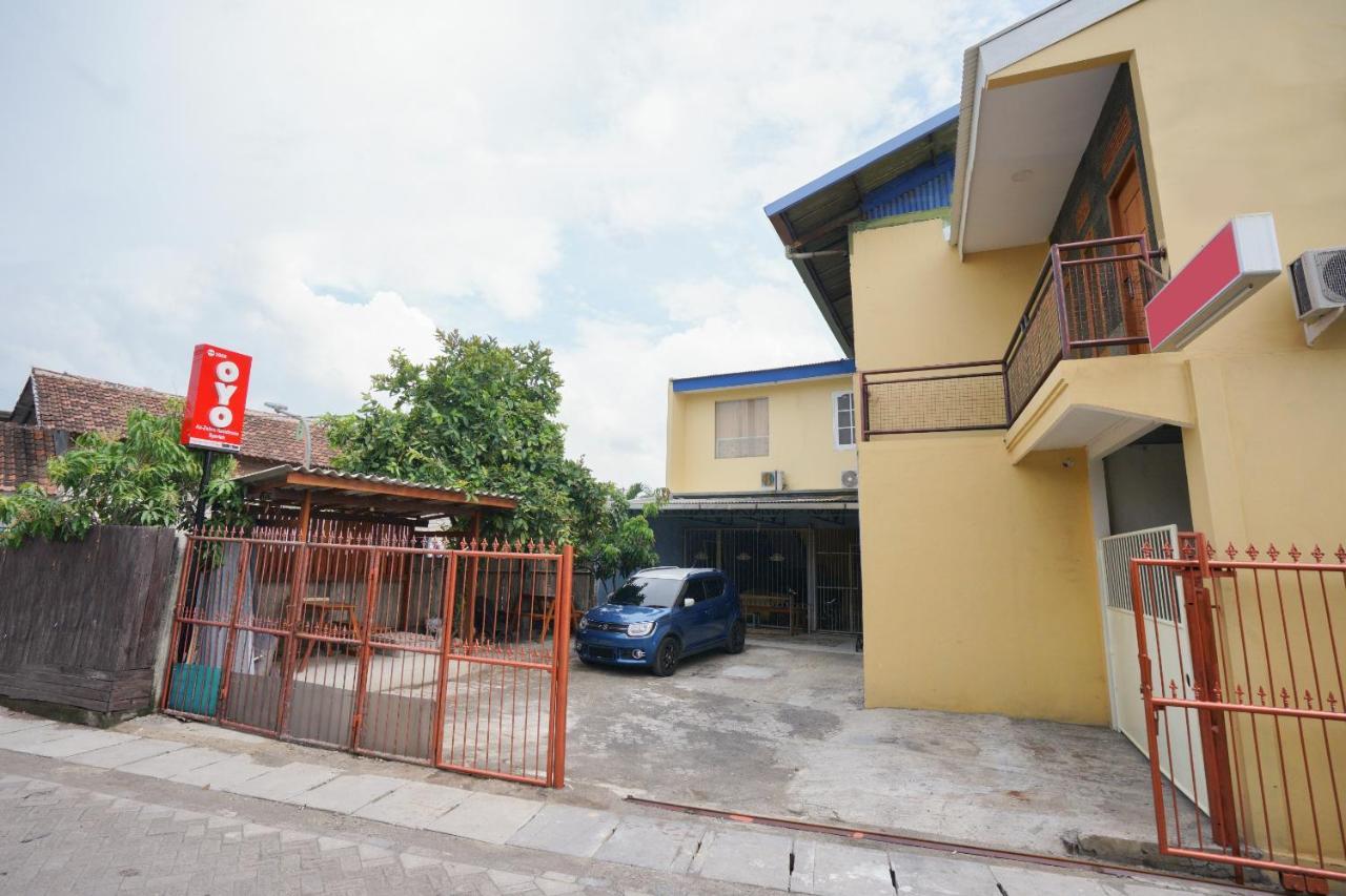 OYO 2656 Az Zahra Residence Syariah Surabaya Exterior foto
